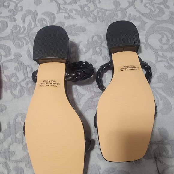 Sincerely Jules sandals - Picture 2 of 3